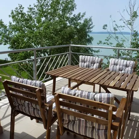 Aranypart Apartman Apartament *